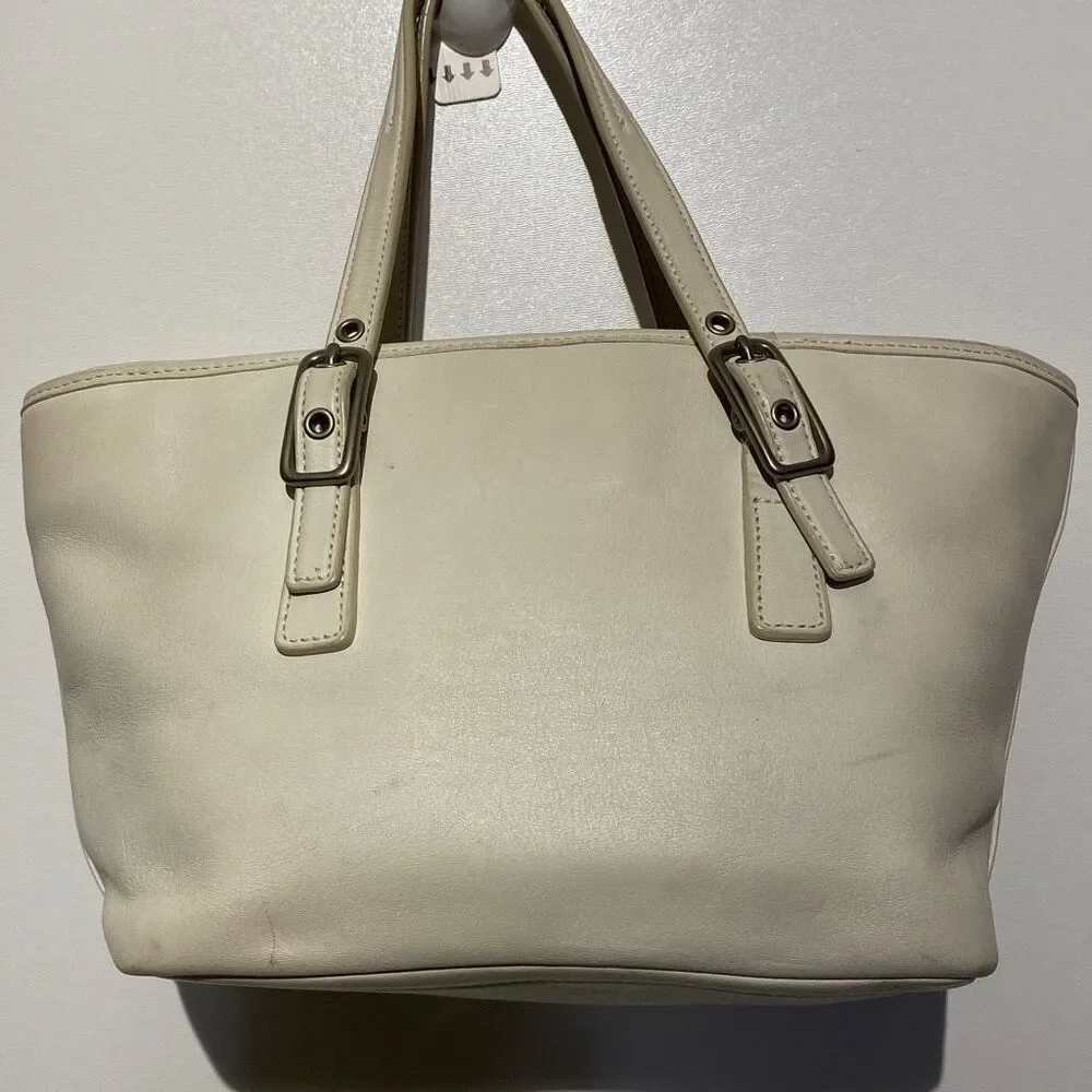Coach Women's White Zipper Top Leather Tote Handbag‎